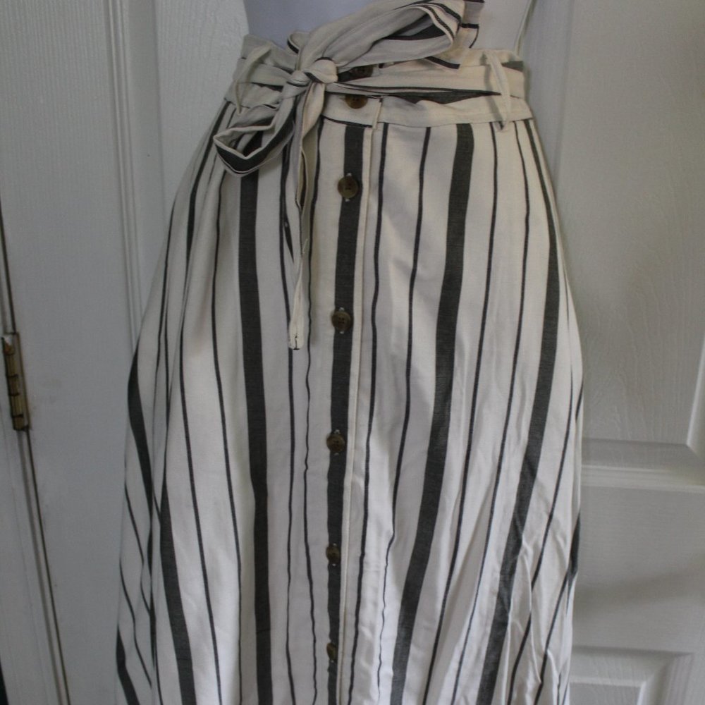 Loft Mid-Length Skirt